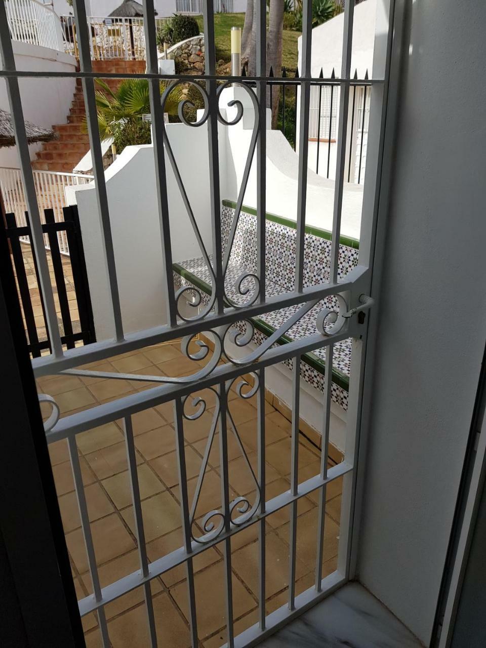 Holiday home Sunny And Spacious With Own Entrance To Pool