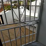 Sunny And Spacious Apartment With Own Entrance To Pool