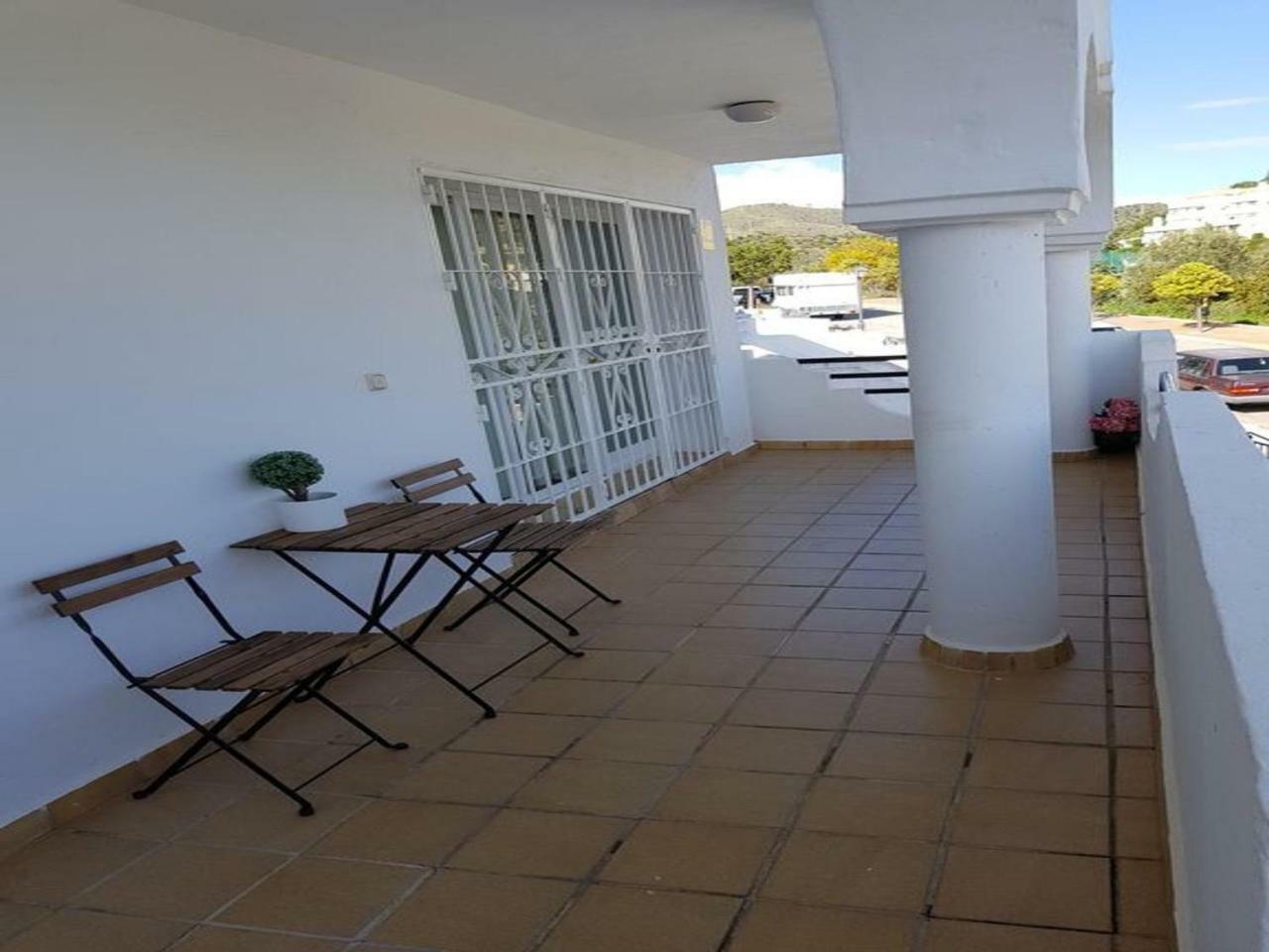 Sunny And Spacious With Own Entrance To Pool * Marbella
