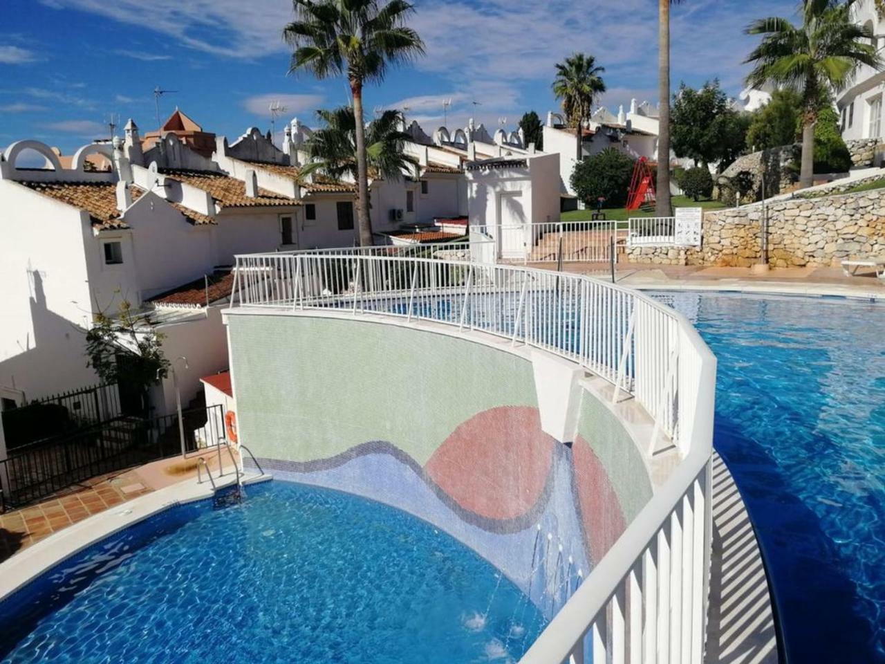 Dom wakacyjny Sunny And Spacious With Own Entrance To Pool Marbella